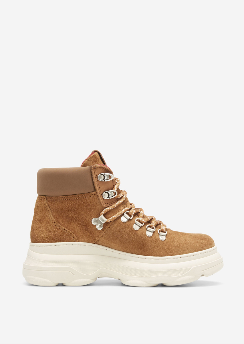 Schnürstiefel