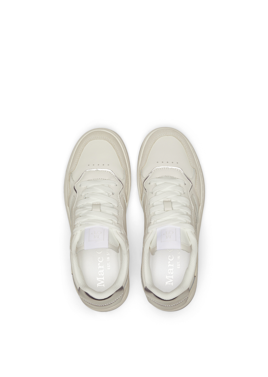 Sneaker