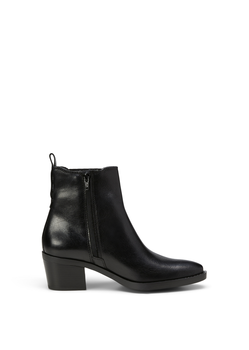 Stiefelette im Western-Stil