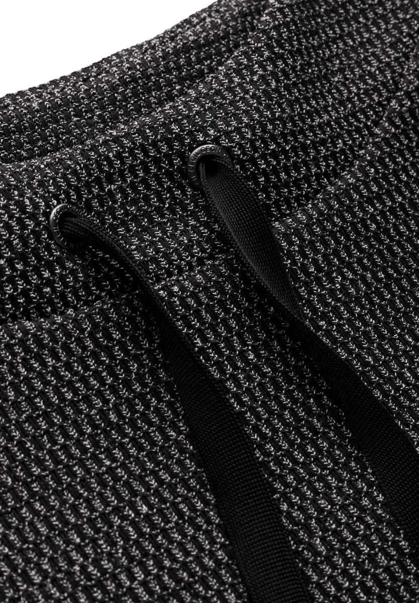 Bouclé-Kleid