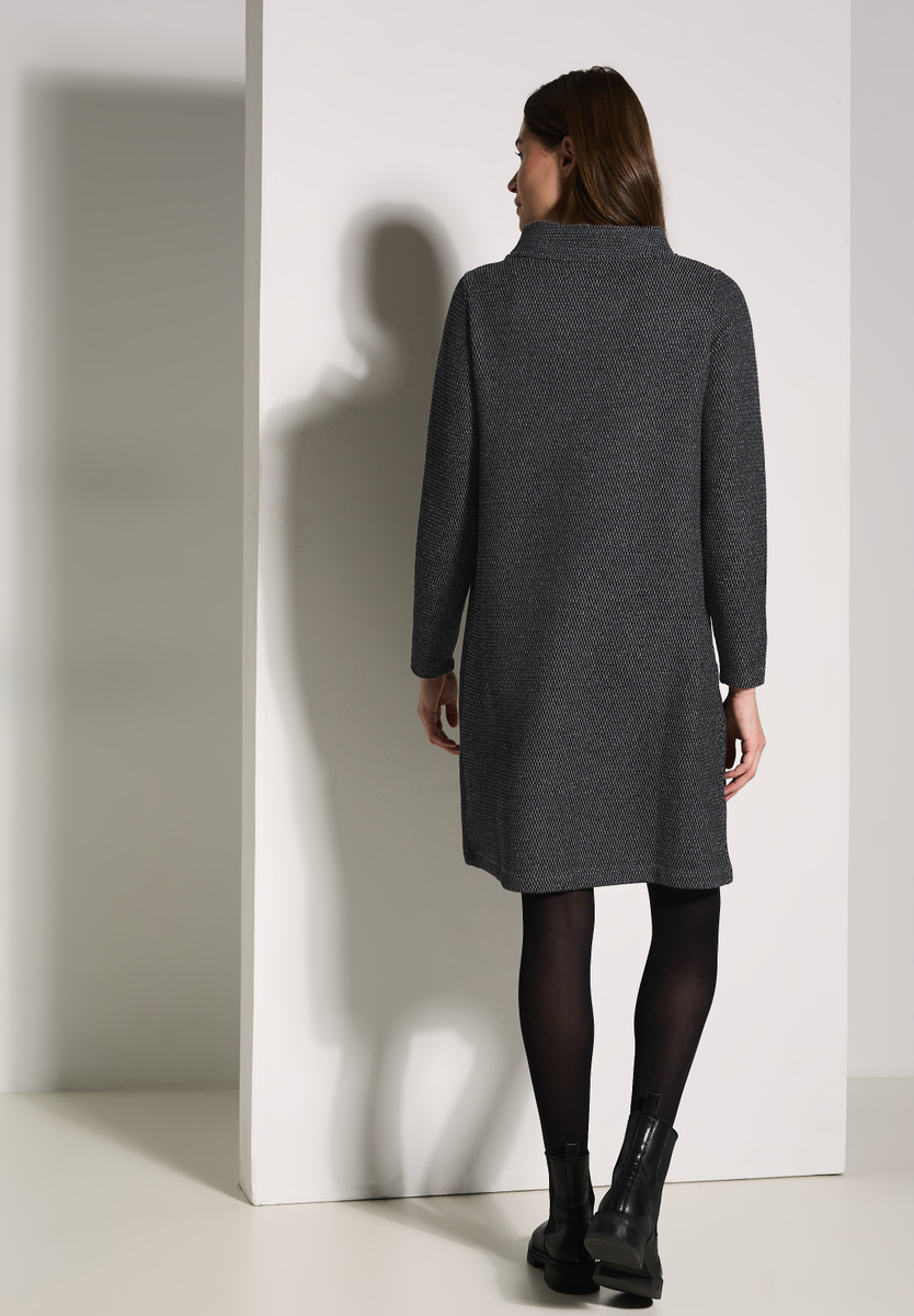 Bouclé-Kleid