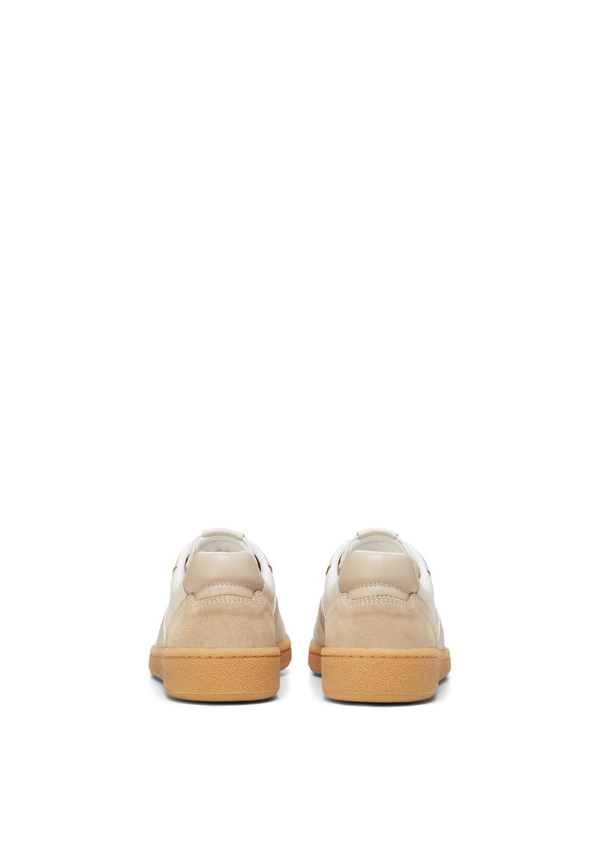 Sneaker