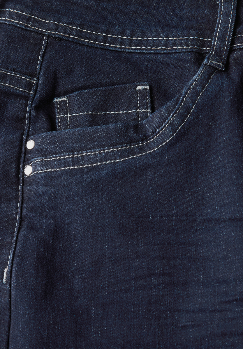 Rinsed Straight Leg Jeans