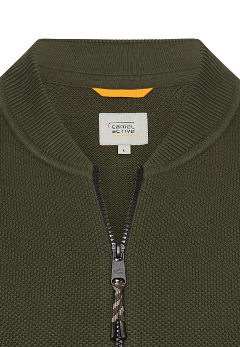 Strickjacke im Bomberstil