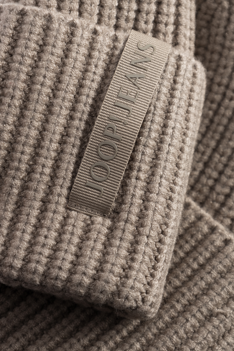 15 JJCAP-02Lucifer 10014361