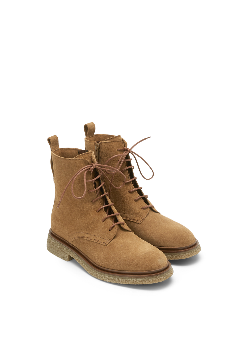 Schnürstiefel