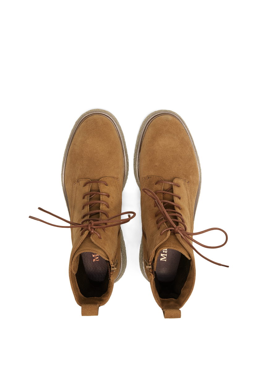 Schnürstiefel