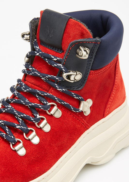 Schnürstiefel