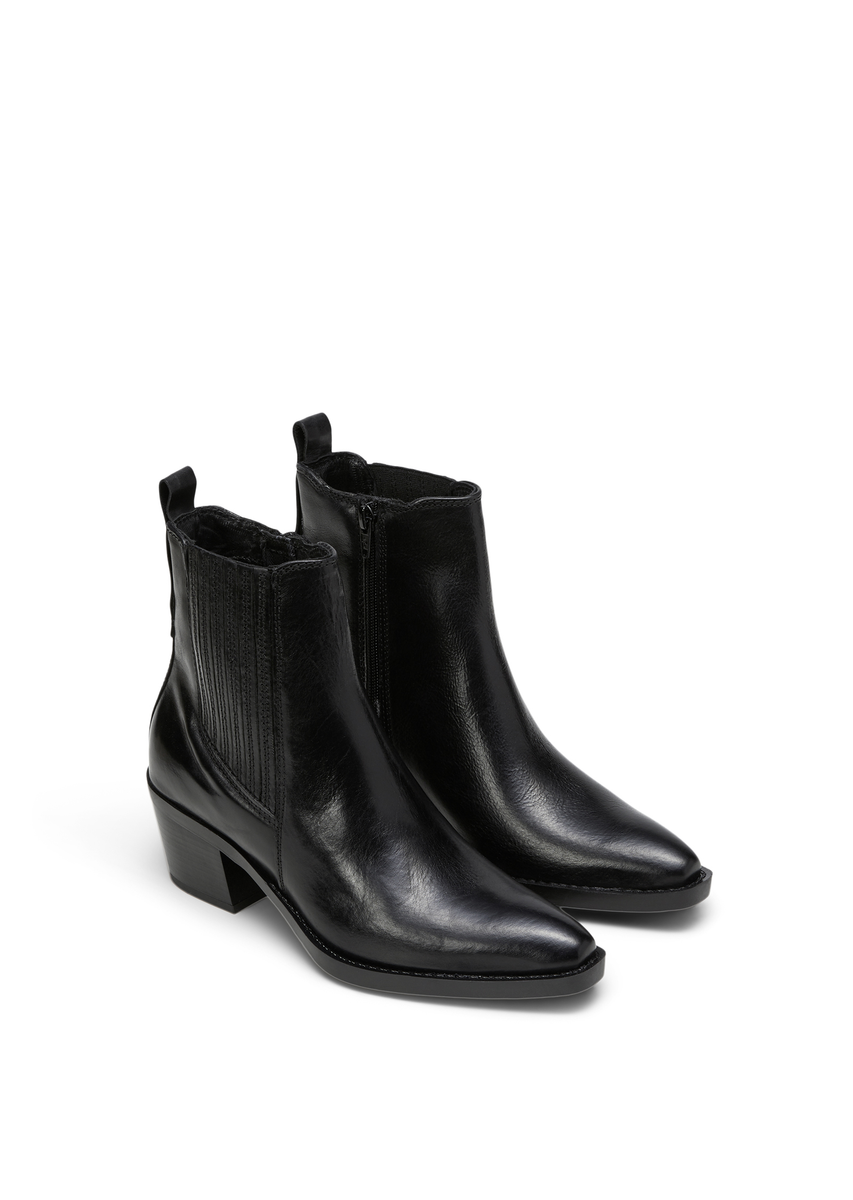 Stiefelette im Western-Stil