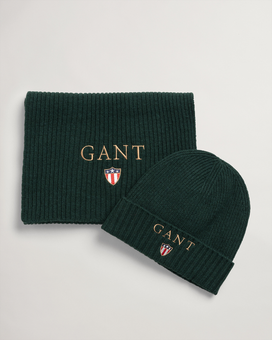 Schal und Beanie mit Geschenkbox