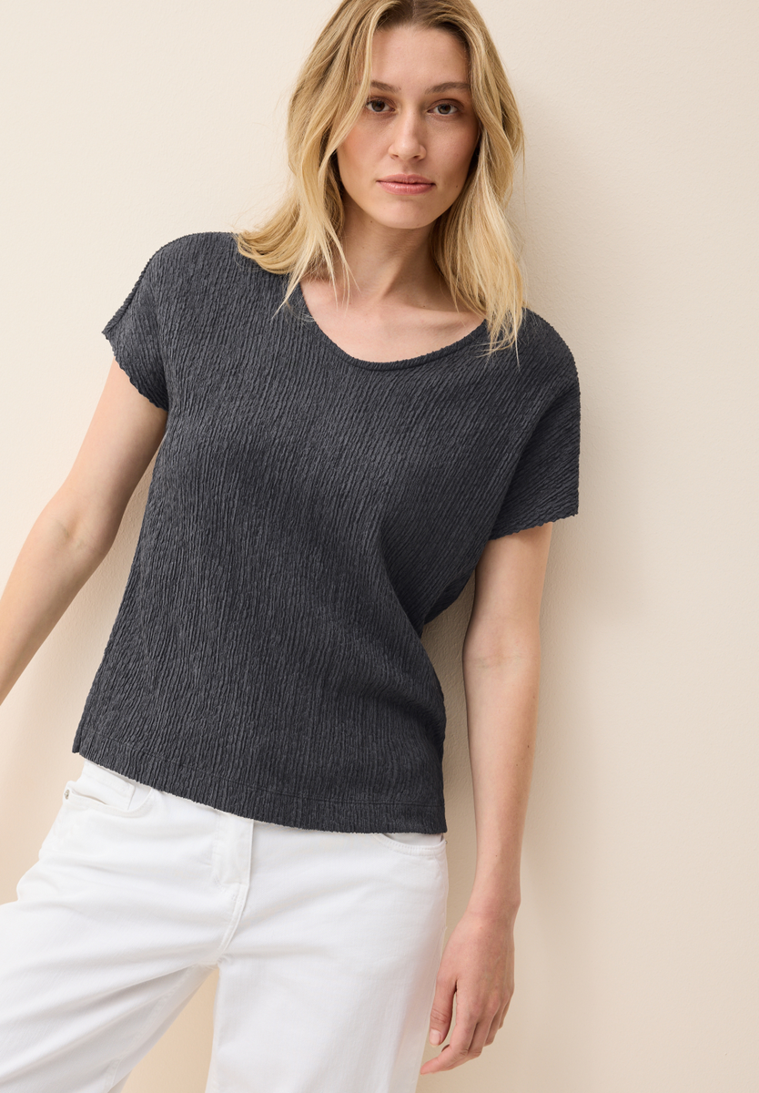 Shirt mit Smok-Struktur